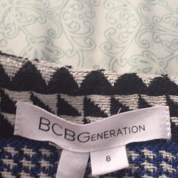 Adorable BCBG skirt! - Picture 5 of 6